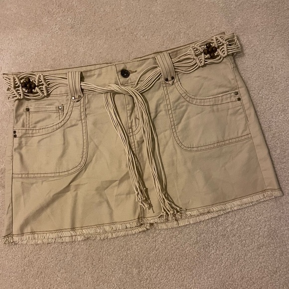 Jordache mini skirt w/belt size 11/12 NWOT - Picture 1 of 7